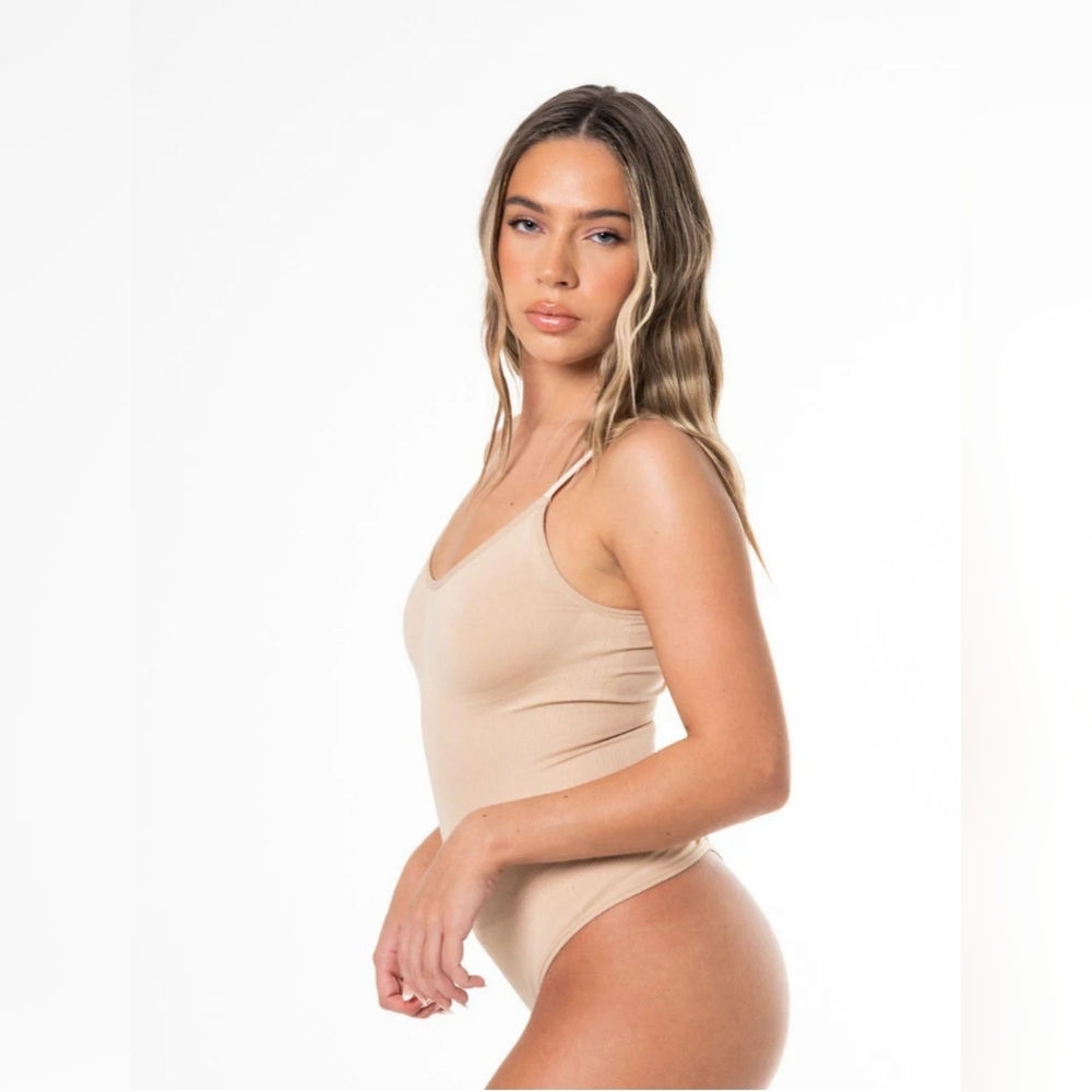 New Heyshape Snatched Thong Shapewear Bodysuit Size M